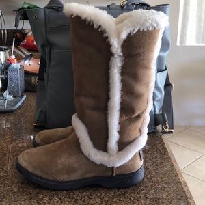 UGG BOOTS